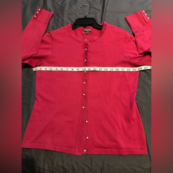 Ann Taylor Pink Button Down Shirt with Pearl. Size Medium. Like new. - Picture 8 of 9